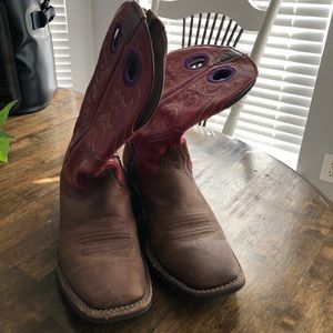Ariat boots size 8.5B